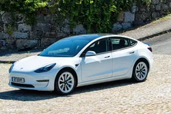 Tesla Model 3 Long Range AWD Dual Motor
