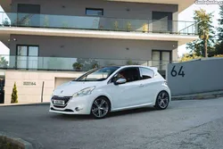 Peugeot 208 GTI