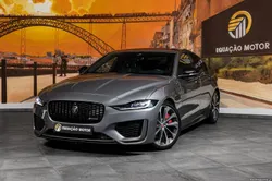 Jaguar XE 2.0 D200 R-Dynamic Black