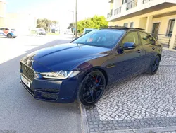 Jaguar XE versão R 180 cavalos