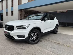 VOLVO XC40 2,0L TDI D4 AWD AdBlue 190 CV Geartronic 8 R-Design Toit Panoramique/ CarPlay/ Régulateur adaptatif