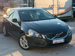 VOLVO V60 3.0 T6 6 Cylindres 305 ch AWD SUMMUM / GEARTRONIC / RADAR STATIONNEMENT / SIEGES CHAUFFANTS / FEU XENON / REGULATEUR ADAPTATIF / ATTELAGE / SECONDE MAIN ENTRETIEN COMPLET