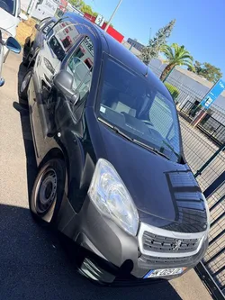 Peugeot partner 1.6 hdi 90 ch utilitaire climatisation