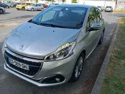 Peugeot 208 1.2 82cv