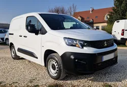 Peugeot Partner 1.2l Essence 110cv Asphalt Pack / 1ère Main / 3 places / Garantie 10ans ou 180000kms / Carnet Entretien / TVA Récupérable – 8245 HT – 9890 TTC