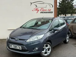 Ford Fiesta 1.4 TDCI 70ch Titanium/ Suivie Complet chez Ford/ Sieges Chauffants/ Accès sans clé