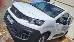 Peugeot partner bhdi 3PLACES 1e main entretien peugeot 97100KMS 10290TTC/8575HT