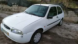 Ford Fiesta 1.8d van recuperar ou inteira para peças
