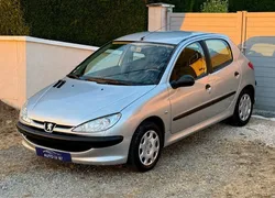 PEUGEOT 206 1.4i 75 ch URBAN – Distribution neuve – Clim – Prête à rouler