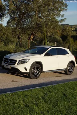 Mercedes-Benz GLA 180 180 D