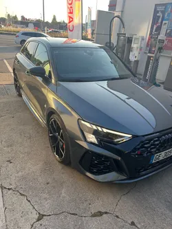 Audi RS3 Sportback Quattro 2.5L TFSI 400 ch / Freins Céramiques / Gris DAYTONA / FRANCAISE 1ER MAIN/FULL