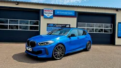 BMW M135i F40 X-Drive 306cv Full Options / Immat France / Toit pano / HUD / Echap Scorpion / Hayon Electrique GTIE 12 mois