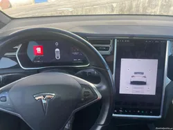 Tesla Model X 75D