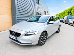 VOLVO V40 2 phase 2 T2 122 SIGNATURE EDITION GEARTRONIC 6 - Garantie12mois national - toit panoramique - camera de recul - cuir - distribution ok -