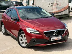 VOLVO V40 Cross Country D3 2.0 150 ch PRO EDITION / TOIT PANORAMIQUE / CAMERA / SIEGES CHAUFFANTS / FEU FULL LED / REGULATEUR ADAPTATIF / INTERIEUR CUIR ELECTRIQUE / PREMIERE MAIN ENTRETIEN COMPLET