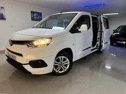Toyota Proace CITY VERSO 1.5 D 5 LUGARES REVISÕES 2 PORTAS LATERAIS A/C OPORTUNIDADE