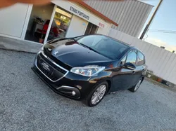 Peugeot 208 1.2i Puretech Signature Edition 2019