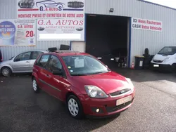 BELLE FORD FIESTA 1.3i ESS 70CV 5P CLIM TOIT OUVR