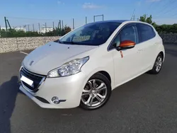Peugeot 208 - 1.6 VTI 120 ROLAND GARROS AUTO 5P