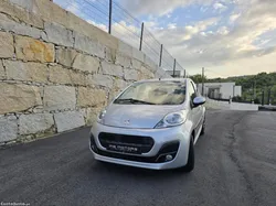 Peugeot 107 Caixa Automática 1.0 Sportium 2-Tronic