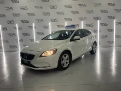 VOLVO V40 D2 Momentum 120