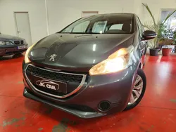 Peugeot 208 1L4 VTi 95CH 5 PORTES ESSENCE