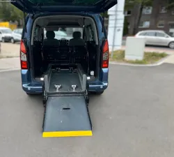 Citroën Berlingo 1.6 Hdi Adaptada TPMR | Automática | Cadeira Rodas