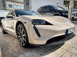 Porsche Taycan 4 BATERIA PERFORMANCE PLUS FULL EXTRAS 380 CV
