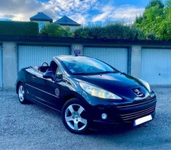 PEUGEOT 207 CC 1.6 HDi 112 ch Série 64 – Cabriolet – Garantie 6 mois – Entretien complet – Aucun frais – Bluetooth –Radar de recul – Prise USB/Jack