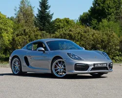 Porsche 981 Cayman S PDK Gris Argent GT Métallisé Cuir noir Pack Chrono Sport Plus Régulateur de vitesse Echappement Sport à Valves