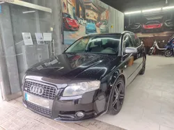 Audi A4 2.0 TDi S Line