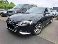 AUDI A4 AVANT 30 TDI 136 S-Tronic Advanced avec T.O et Attelage amovible