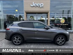 Alfa Romeo Stelvio Q4 | 201 ch BVA Toit panoramique, ACC, Apple CarPlay/Android Auto, Caméra de r...
