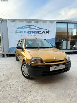 Renault Clio 1.2 8v
