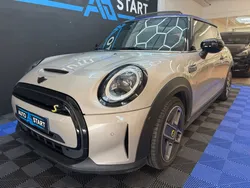 MINI COOPER SE eDrive 184 Ch Camden Edition - 1ÈRE MAIN / HISTORIQUE COMPLET MINI / TOIT OUVRANT PANORAMIQUE / TOIT DÉGRADÉ NOIR & BLEU / CARPLAY / CAMÉRA DE RECUL / SIÈGES CHAUFFANTS / AFFICH...