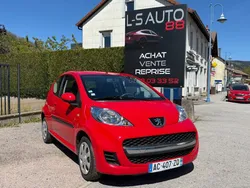 Peugeot 107 1.0 i essence 12v 68 cv Première Main