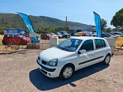 RENAULT CLIO 1.4i 98 CV / 5 PORTES / EMBRAYAGE NEUF / DISTRIB NEUVE / CT OK / GARANTIE