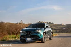 Alfa Romeo Junior 1.2 Intensa Q4 eDCT6