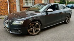 Audi S5 V8 frais a prévoir