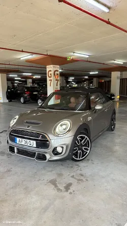 MINI Cabrio Cooper S Auto. Sidewalk
