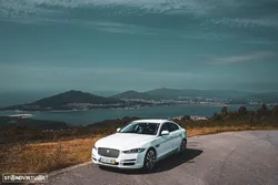 Jaguar XE 2.0 D Prestige Aut.