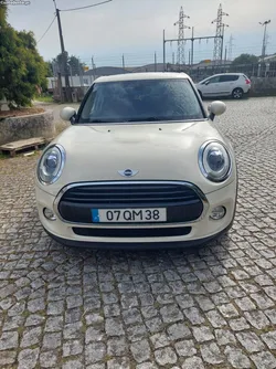 MINI Cooper D Auto