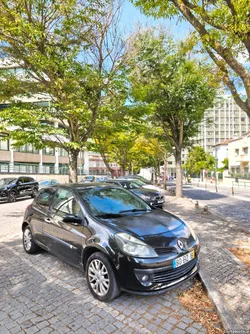 Renault Clio Dynamic 1.5dCi gasóleo com teto panorâmico