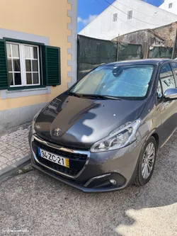 Peugeot 208 1.2 PureTech Signature
