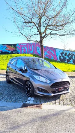 Ford Fiesta 1.5 TDCi S&S ST-LINE