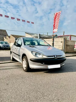 PEUGEOT 206 1.1 I 16V 60 CV 89483 KM Très faible Km GARANTIES première main