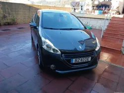 Peugeot 208 1.6 tdi Allure full extras