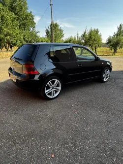 Volkswagen Golf 1.9TDI Advance 101 Cv