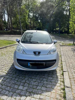 Peugeot 107 1.0 gasolina como novo