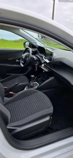 Peugeot 208 1.2 com 100cv